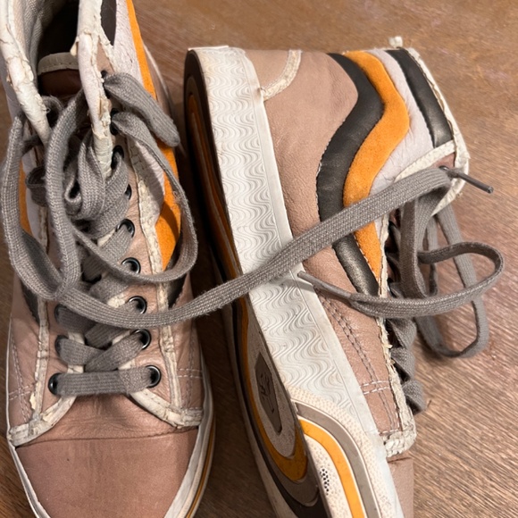 Puma Hightops - Picture 2 of 3